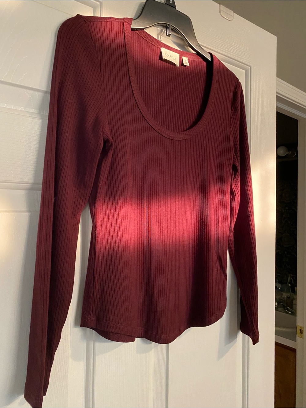 Ribbed Scoop Neck Long Sleeve Top - Burgundy